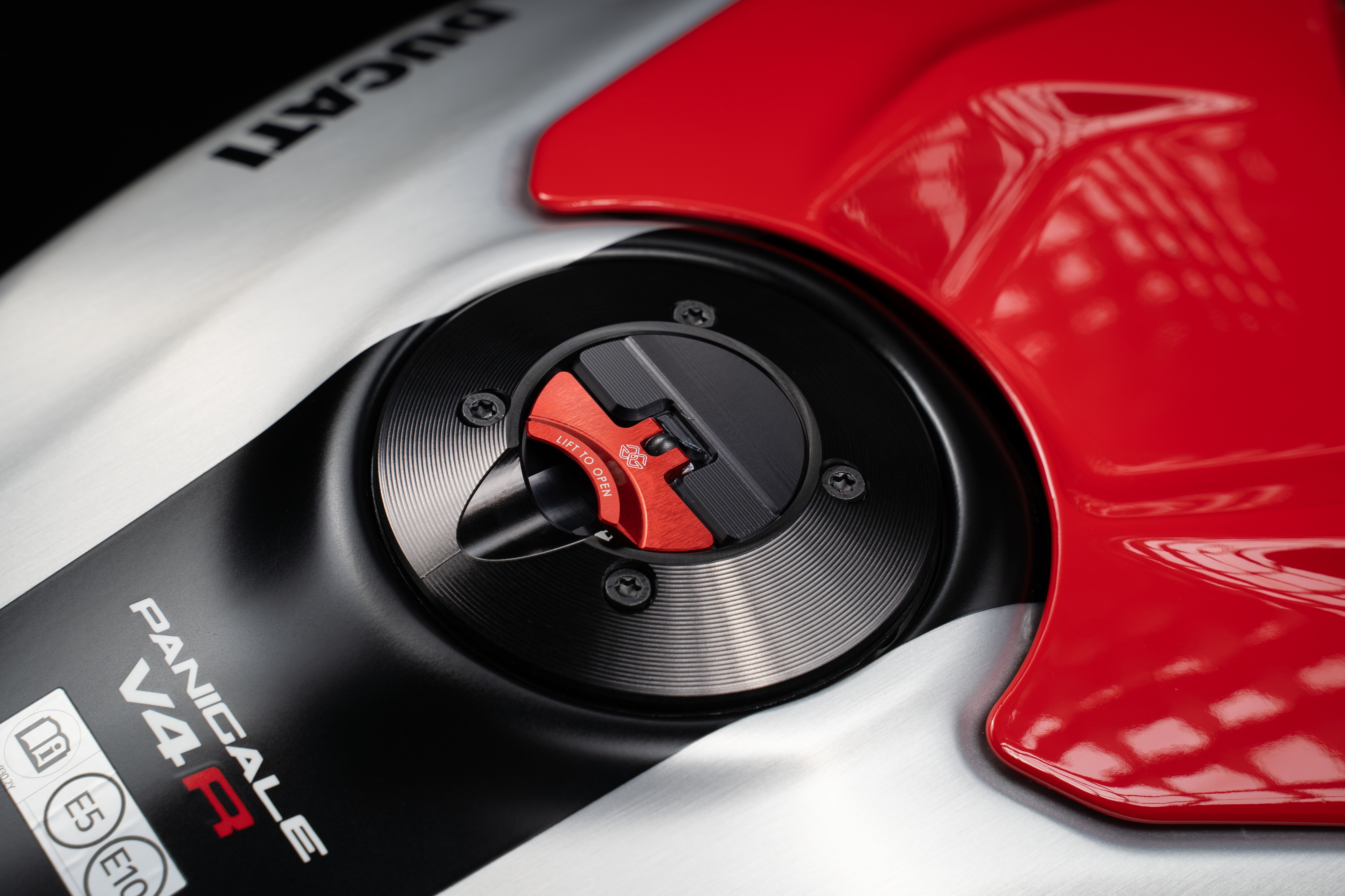 Gilles Fuel Cap FCAP2 for Aprilia (2021+) Gilles Fuel Cap FCAP2 for Aprilia (2021+)